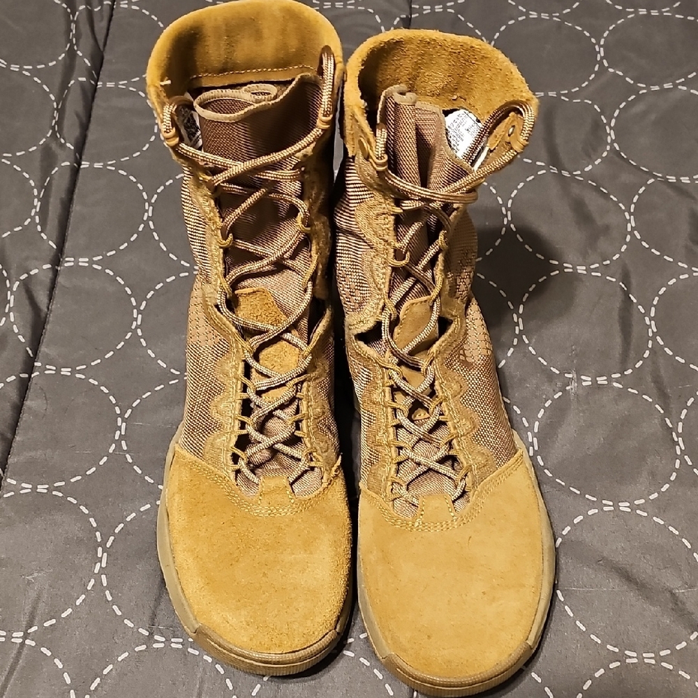 Nike ACG Men's Boots - Tan